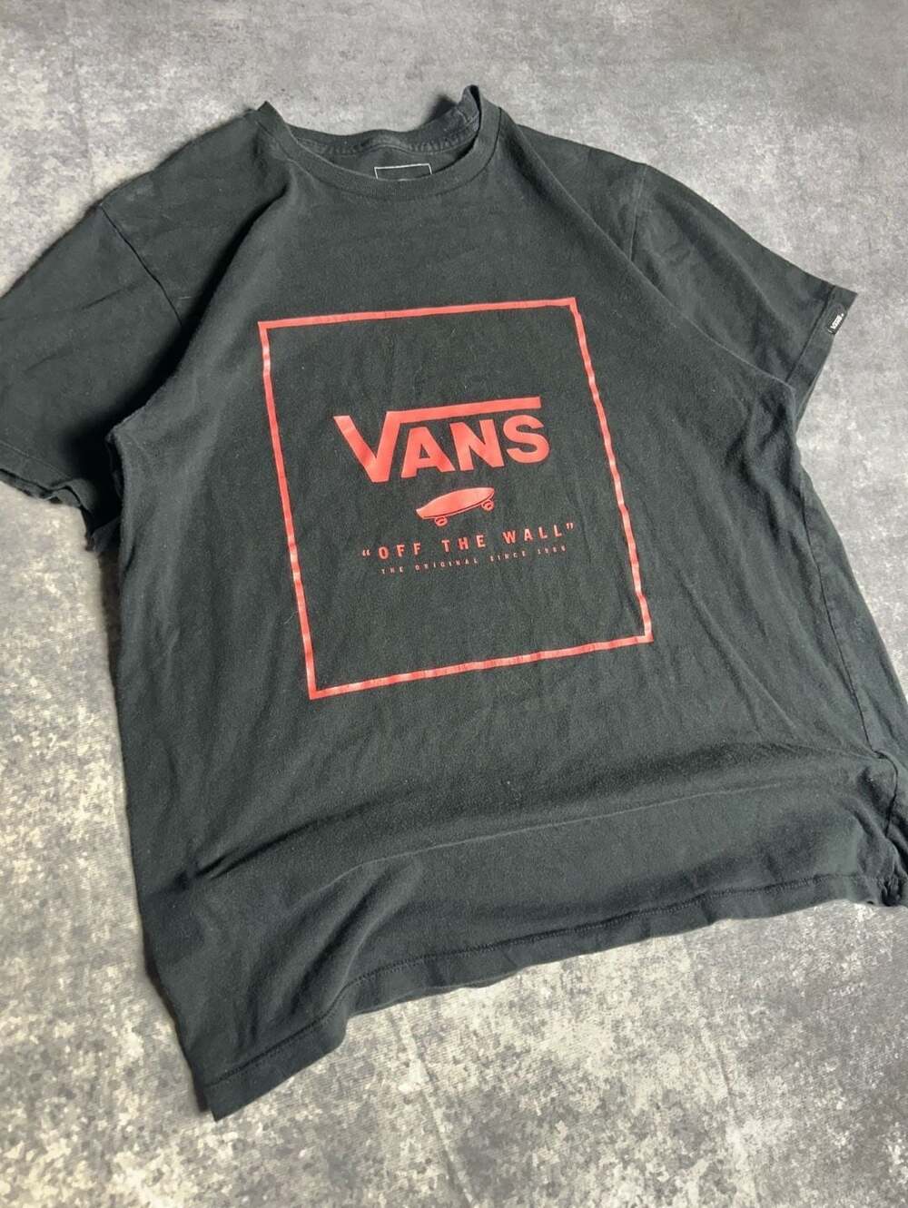 Vans Off The Wall Black Graphic Tee.
size M